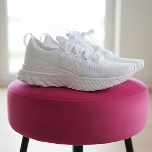 Nike React Infinity Flyknit size 6.5 triple white